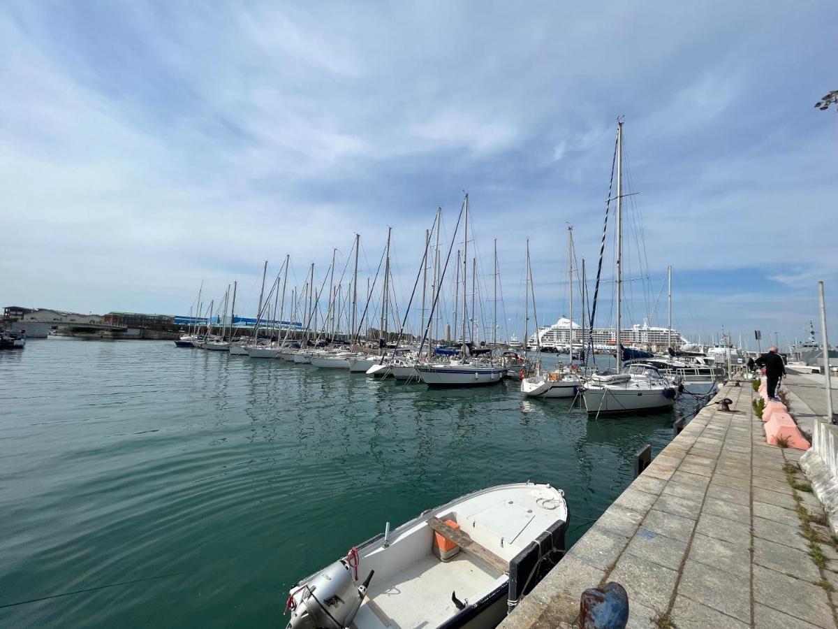 Kasia Porta Sul Mare Di Livorno Free Parking Dış mekan fotoğraf